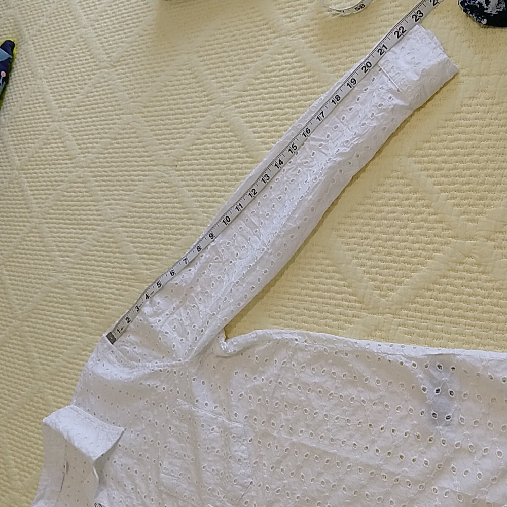 🆕 GAP White Eyelet Blouse - Picture 7 of 11